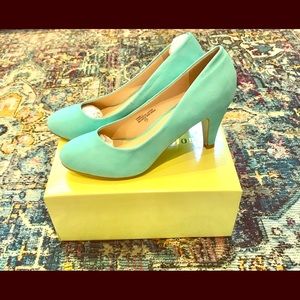 NWT Chase + Chloe mint “Kimmy” pump, 7.5,